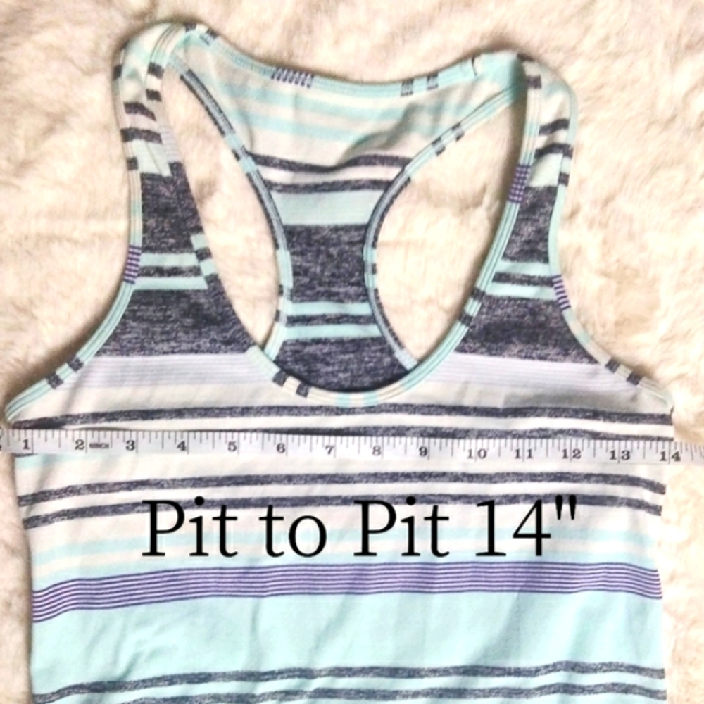 Lululemon • Top - Picture 5 of 9